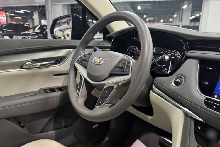 Used Cadillac XT5 2022 2.0T Four-Wheel Drive Luxury Version (Hummingbird Edition) Interior 2