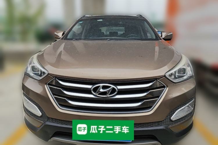 Used Hyundai Santa Fe 2013 2.4L Automatic Two-Wheel Drive Smart Version Front