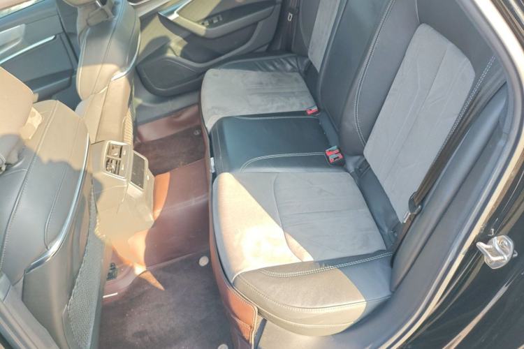 Used Audi A6L New Energy 2022 55 TFSI e quattro Interior 4