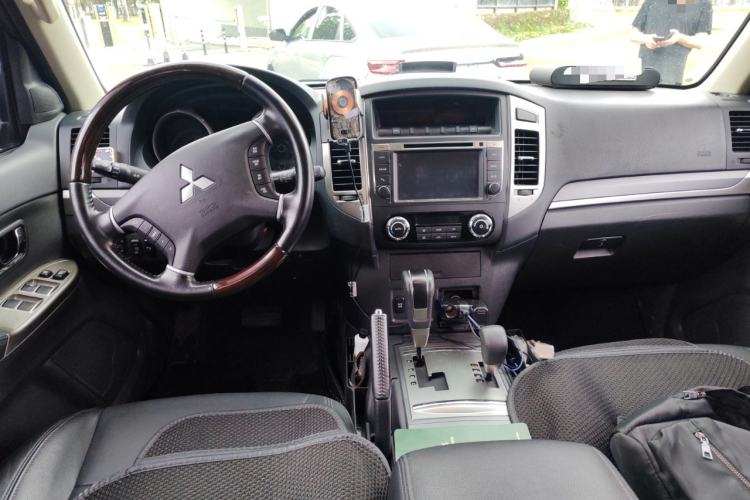 Used Mitsubishi Pajero 2016 3.0L Automatic Prestige Version China V Standard
