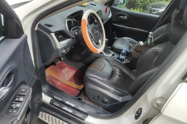 Used Jeep Cherokee 2016 2.4L Leading Edition Driver Seat