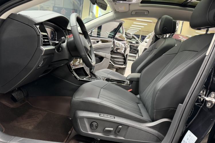 Used Volkswagen Passat 2025 Outstanding Model 330TSI Starry Elite Edition
