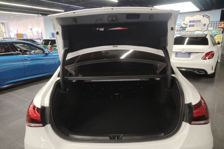 Used Mercedes-Benz A-Class 2022 Revised Version A 200 L Sport Sedan Fashionable Style