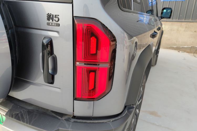 Used Formula Leopard Leopard 5 2023 Navigator Edition