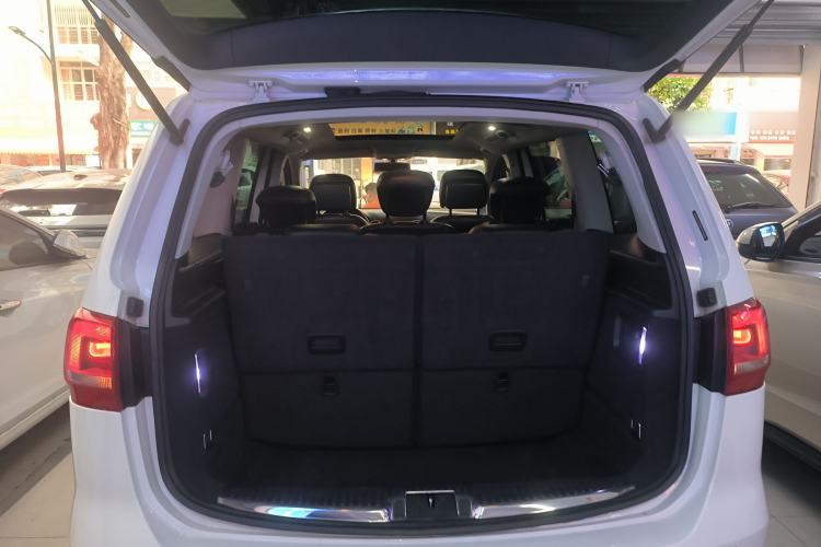 Used Volkswagen Sharan 2013 1.8TSI Standard Model Trunk