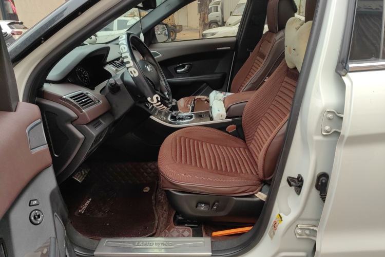 Used Land X7 2016 2.0T Panoramic Prestige Edition
