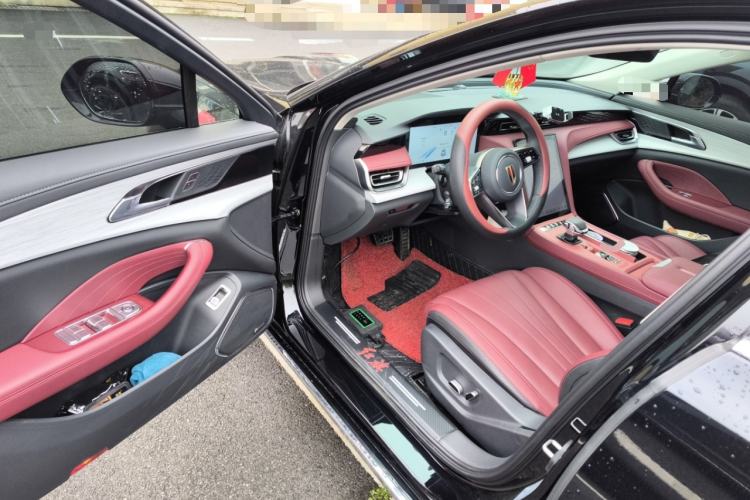 Used Hongqi H5 2025 2.0T Automatic Flag Edition – 500 000 Units Commemorative Version Driver Seat