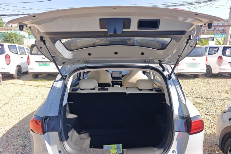 Used Wuling Bingo PLUS 2024 330 km Range Five-Seater Version Trunk