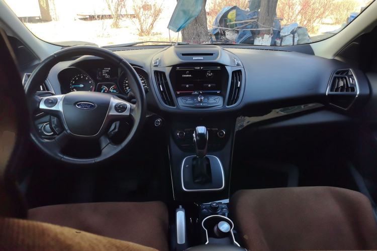 Used Ford Kuga 2013 2.0L GTDi Four-Wheel-Drive Sport Model Center Console