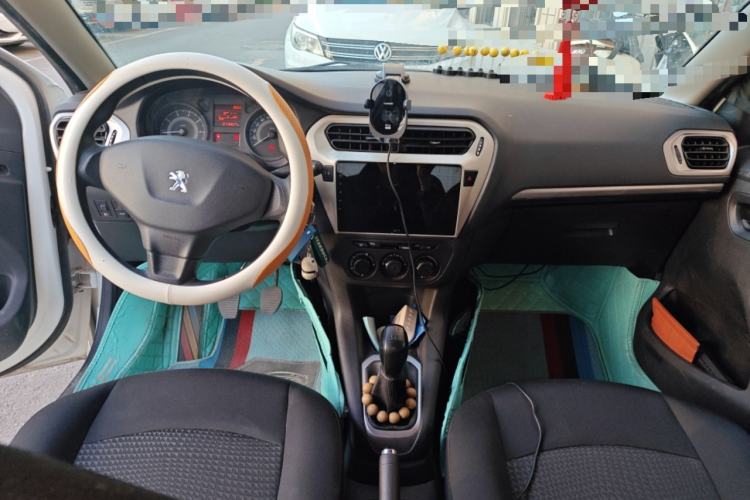 Used Peugeot 301 2016 1.6L Manual Comfort Edition Center Console