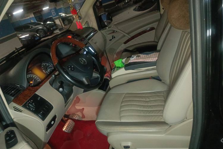 Used Mercedes-Benz Viano 2013 3.0L Hospitality Edition
