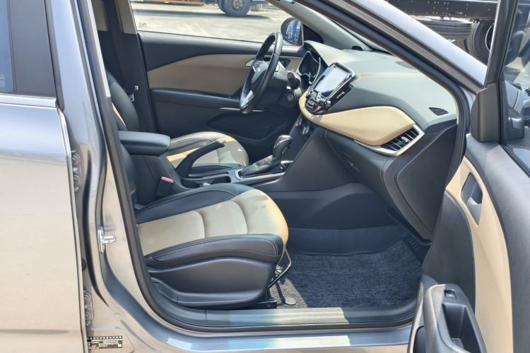 Used Chevrolet Monza 2020 320 Automatic Enjoyment Edition Right Front Seat