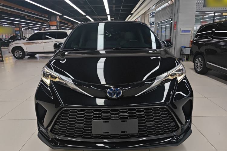 Used Toyota Granvia 2022 2.5L Hybrid Premium Edition