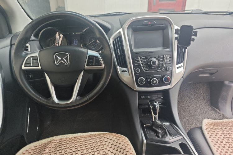 Used JMC Yusheng S350 2013 2.4T Automatic 2WD Diesel Luxury Edition 5 Seats Center Console