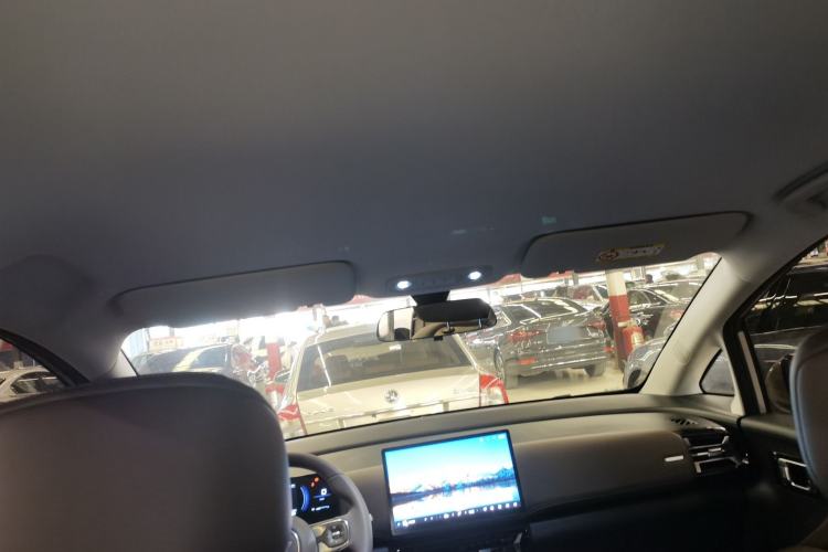 Used Wuling Wuling Starlight 730 2025 Model Plug-in Hybrid 125km Luxury Edition
