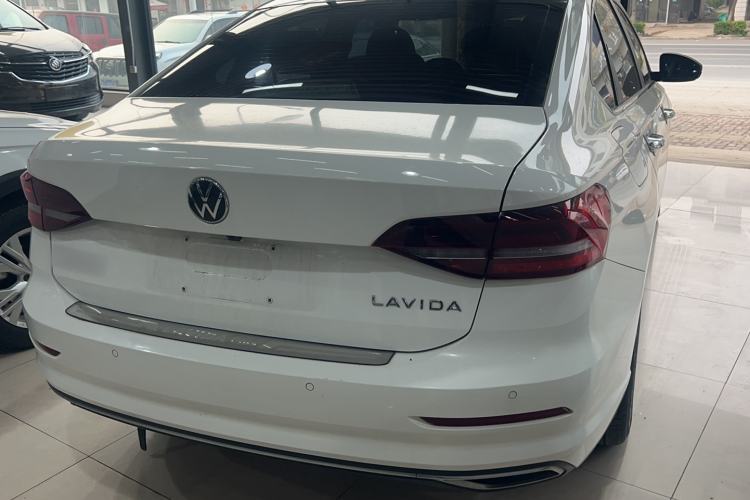 Used Volkswagen Lavida 2021 1.5L Manual Comfort Edition
