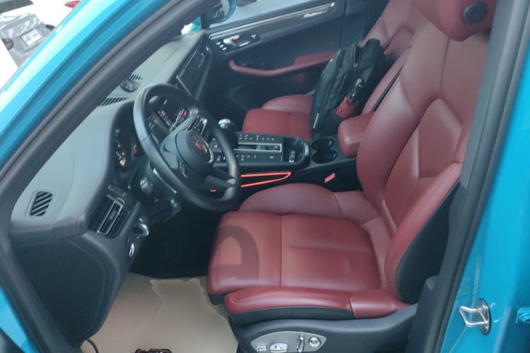 Used Porsche Macan 2022 Macan 2.0T Left Front Seat