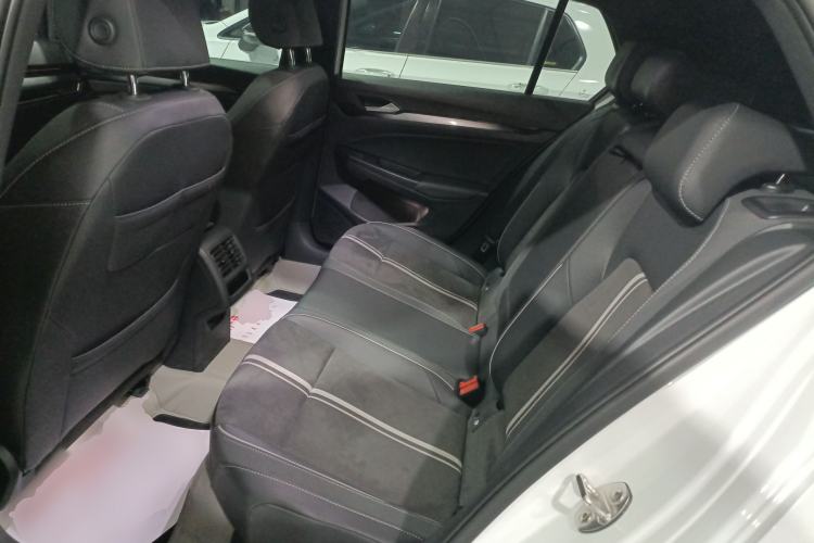 Used Volkswagen Golf 2023 Facelift 280TSI DSG R-Line Lite
