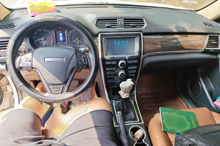 Used Haval H2 2015 1.5T Automatic Two-Wheel Drive Elite Edition Center Console