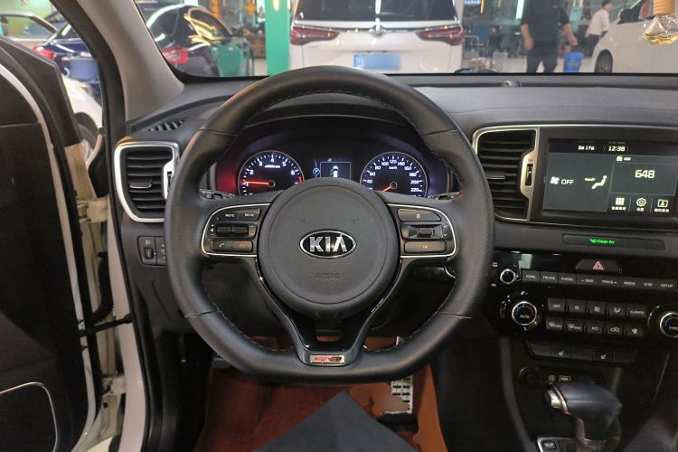 Used Kia KX5 2016 1.6T Automatic Two-Wheel Drive DLX Steering Wheel