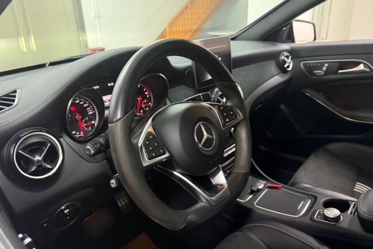 Used Mercedes-Benz CLA 2017 CLA 220 4MATIC Polar Limited Edition Interior 2