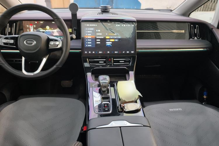 Used GAC Trumpchi M8 2024 Master Series Super Hybrid Edition Center Console