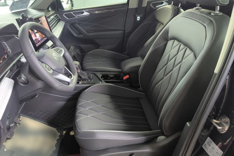 Used Volkswagen Tiguan L 2024 300TSI Automatic Two-Wheel Drive Smart Edition
