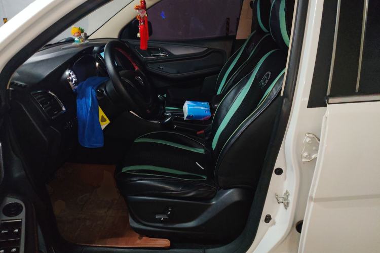 Used Baojun 560 2015 1.8L manual luxury version
