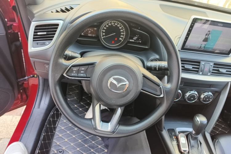 Used Mazda CX-4 2018 2.0L Automatic Two-Wheel Drive Blue Sky Dynamic Version China V Standard Steering Wheel