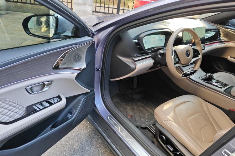 Used BYD Han 2024 EV Glory Edition 610 km All-Wheel Drive "Tian Shen Zhi Jia" Intelligent Driving Model
