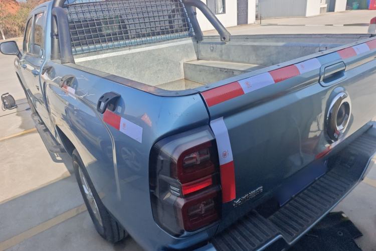 Used Great Wall King Kong Poer 2022 2.0T Manual Diesel Two-Wheel Drive Elite Version with Long Bed GW4D20M
