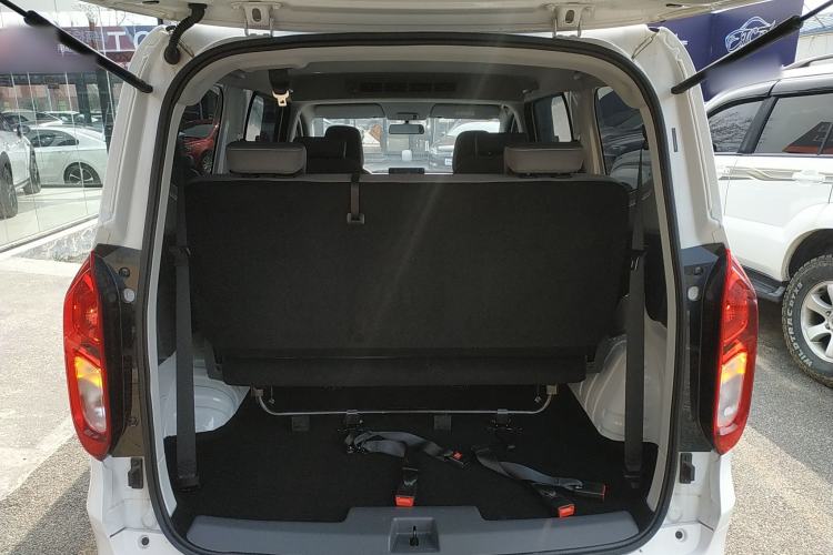 Used Wuling Hongguang New Energy 2025 Extended-Range Hybrid 50KM Comfort Version Trunk