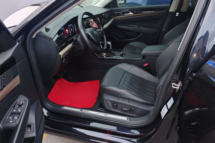 Used Volkswagen Passat 2019 330TSI Luxury Edition China V Standard Driver Seat