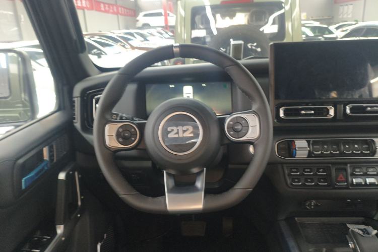 Used 212 T01 2024 2.0T Explorer