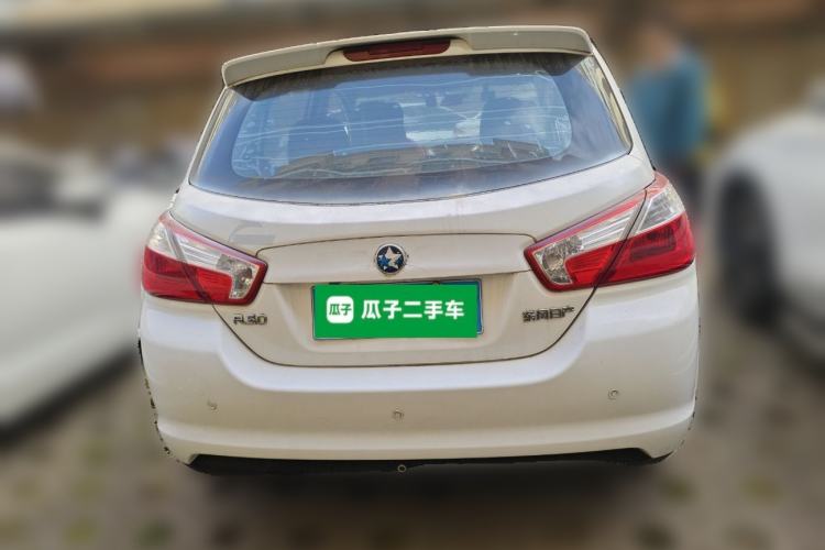 Used Venucia R50 2014 1.6L Automatic Splendid Edition