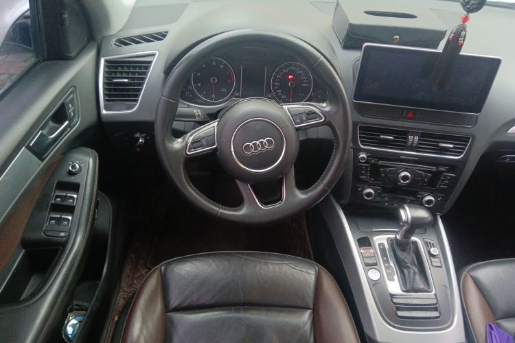 Used Audi Q5 2017 Plus 40 TFSI Technology Model