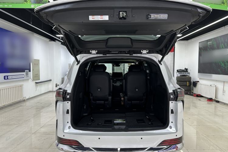 Used Toyota Sienna 2023 2.5L Hybrid Deluxe Edition