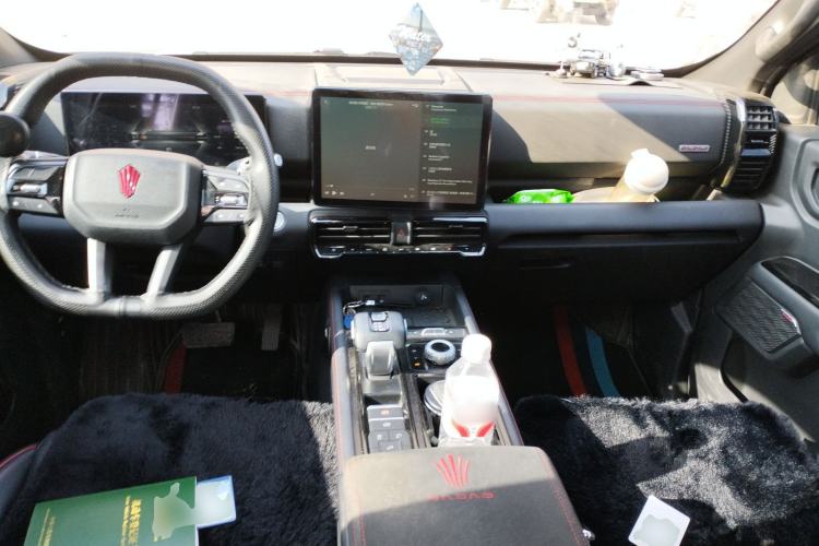 Used JMC DaDao 2024 Gantaner 2.3T Diesel Automatic 4x4 Boundless Edition Center Console