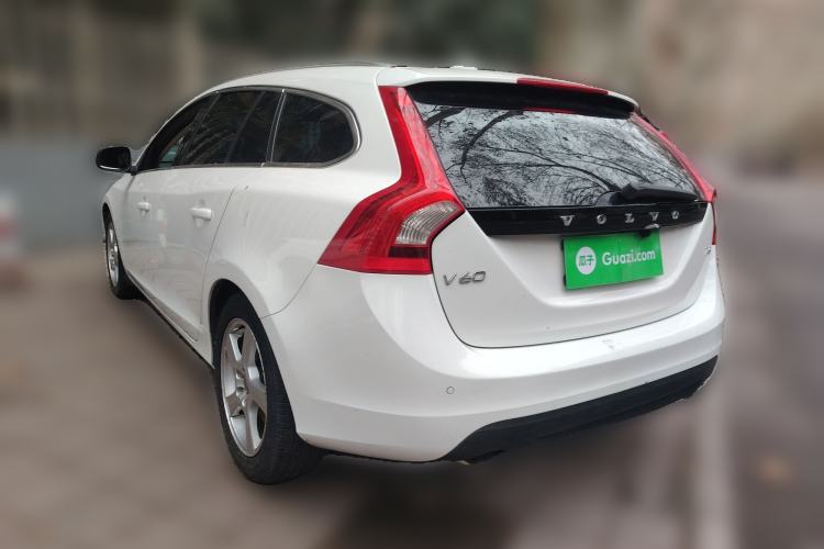 Used Volvo V60 2013 T5 Comfort Edition