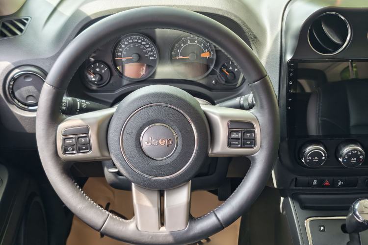 Used Jeep Patriot 2014 2.4L Sport Edition Interior 10