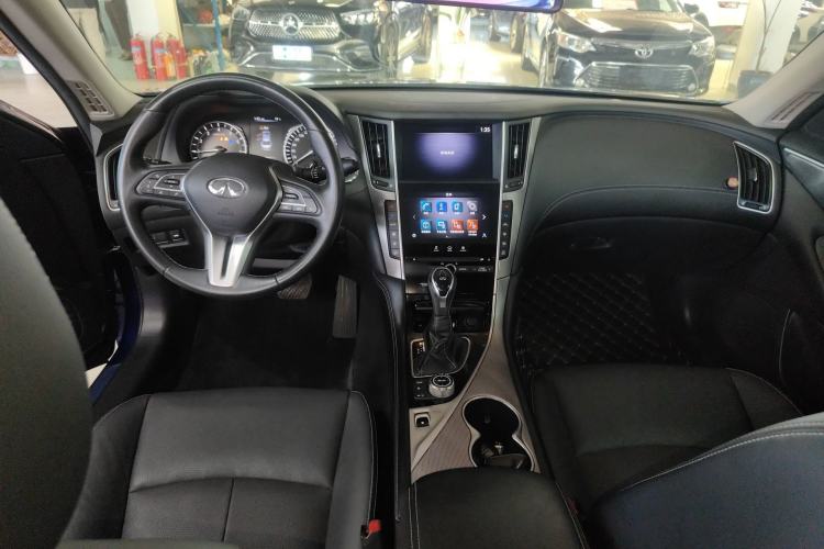 Used Infiniti Q50L 2021 2.0T Enjoyment Edition Center Console