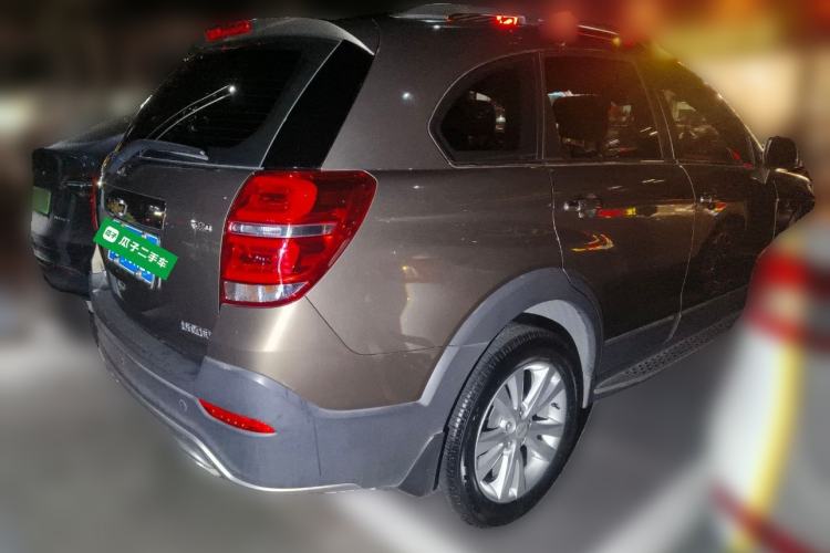 Used Chevrolet Captiva 2015 2.4L 4x4 Flagship Edition 7-Seater