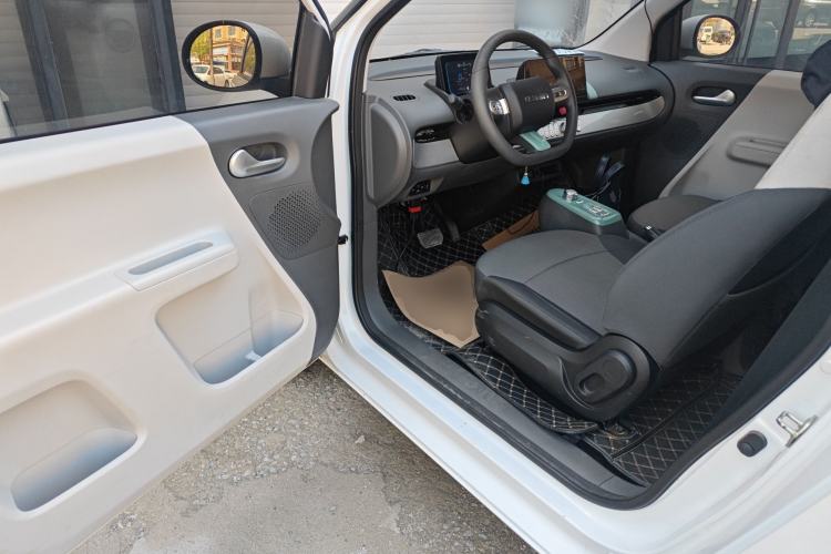 Used CHANGAN NEVO Lumin 2022 155 km – Refreshingly Sweet Edition Driver Seat