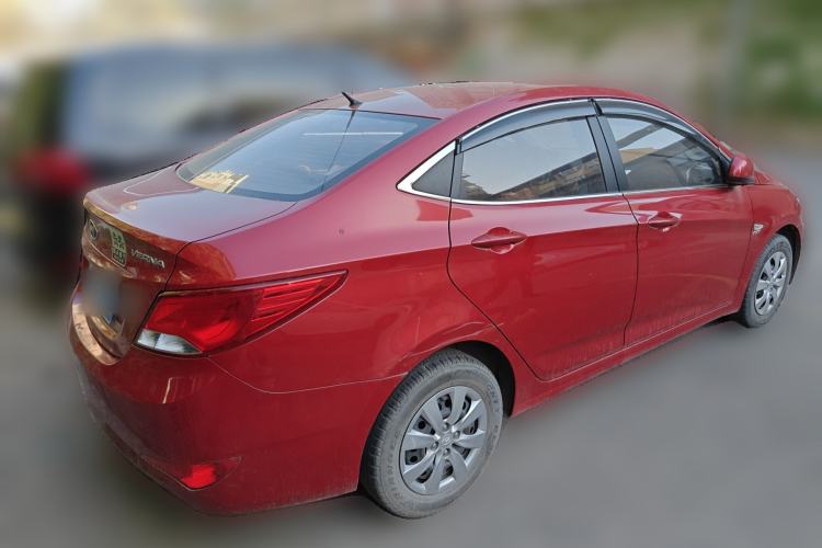 Used Hyundai Verna (older generation) 2014 1.4L Manual Smart GLS Trim Rear Right 45 Deg