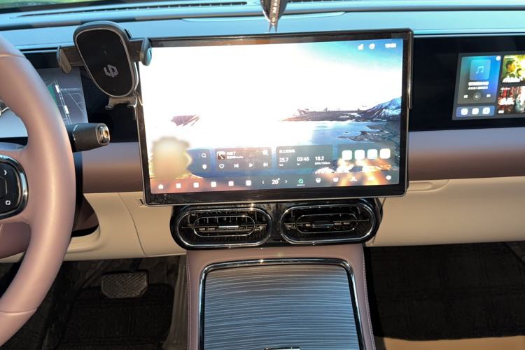 Used Leapmotor C11 2024 All-Electric 580 Luxury Edition Audio And AC Panel