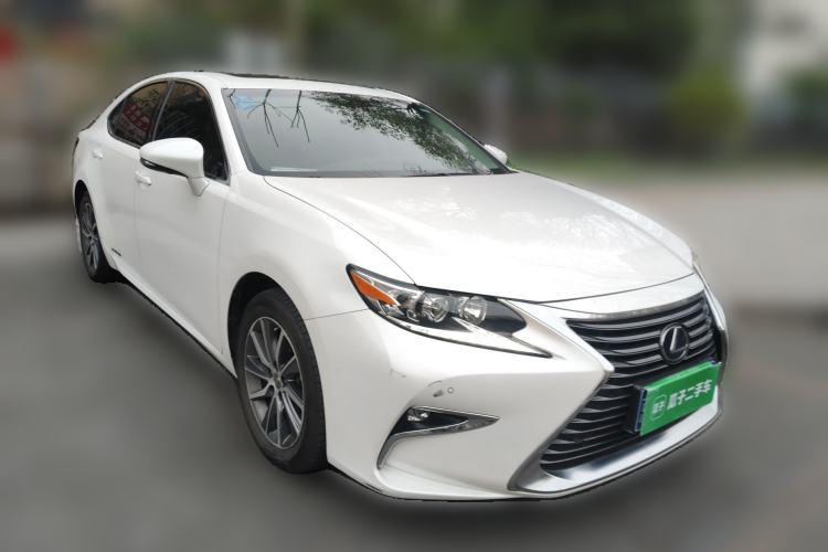 Used Lexus ES 2015 300h Comfort Edition