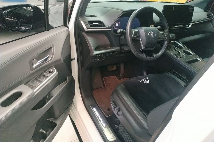 Used Toyota SIENNA 2023 2.5L Hybrid Ultimate Edition Driver Seat