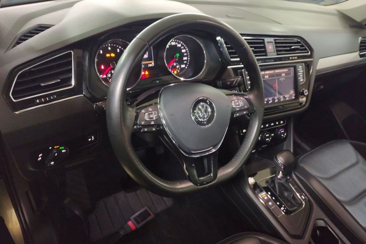 Used Volkswagen Tiguan L 2017 330TSI Automatic Two-Wheel Drive Luxury Edition