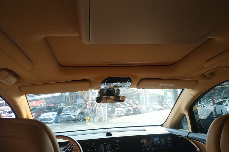 Used VOYAH Dream 2024 PHEV Extended-Range Premium Edition
