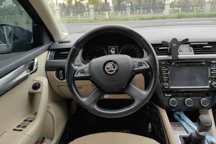 Used Skoda Octavia 2016 1.6L Manual Smart Drive Version Steering Wheel